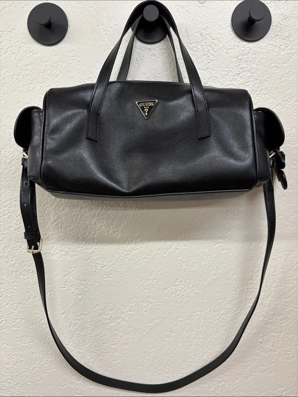 GUESS Barrel Satchel bag black light weight
